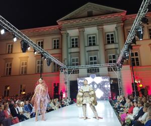 RADOM FASHION SHOW