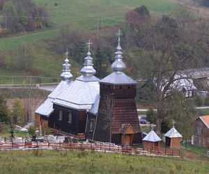 To sławna niewielka wieś w Małopolsce. Kiedyś wyrabiano w niej drewniane zabawki