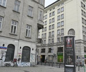 „To co robi miasto, to skandal”. Warszawa sprzedaje zabytkową kamienicę w centrum za grube miliony