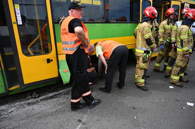 Dwa tramwaje zderzyły się 8 bm. na ul. Hetmańskiej w Poznaniu. Poszkodowanych zostało 15 osób. Jedna jest w stanie ciężkim