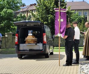 Katarzyna zginęła z rąk męża. Pożegnały ją tłumy. Droga do pracy zamieniła się w drogę do wieczności