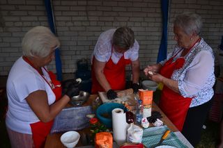 W konkursie na najlepsze pierogi w powiecie Siedleckim w 2025 roku zwyciężył męski zespół KGW „Sami Swoi” z Kotunia! 