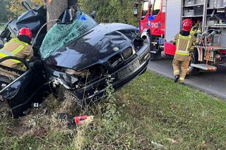 Tragiczny wypadek w Zalesiu. Nie żyje 23-letni kierowca BMW
