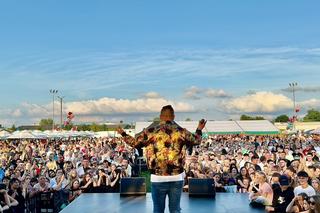 Mr Sebii i jego „Cipuleńka” nie schodzą z ust Polaków. Gwiazdor disco polo porywa tłumy! 