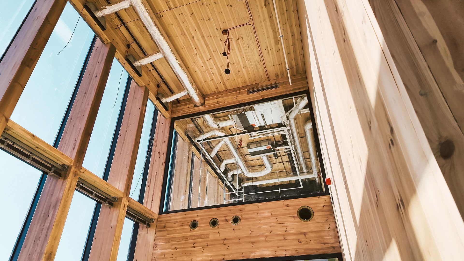 Drewniany biurowiec w Wielu