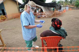 Istnieje 75-procentowe prawdopodobieństwo, że Ebola dotrze do Europy za 20 dni! 