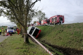 Wypadek autobusu z dziećmi! Są ranni [ZDJĘCIA]