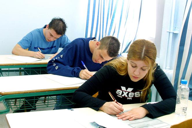 Matura 2015 z WOS-u na poziomie rozszerzonym w PDF i online. Matura z WOS'u była Complicated? [VIDEO]