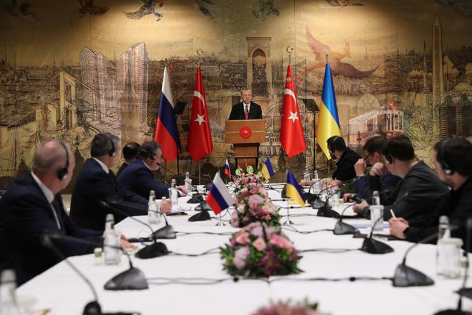 Rozmowy pokojowe w Istanbule rosyjsko-ukraińskie pod przewodnictwem prezydenta Turcji 