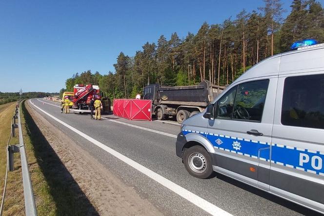 Śmiertelny wypadek na obwodnicy Słupska. Zginęły trzy osoby, w tym dziecko.