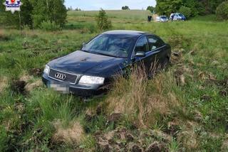 Nie warto uciekać policji! Audi wylądowało w bagnie, a kierowca na policyjnej komendzie