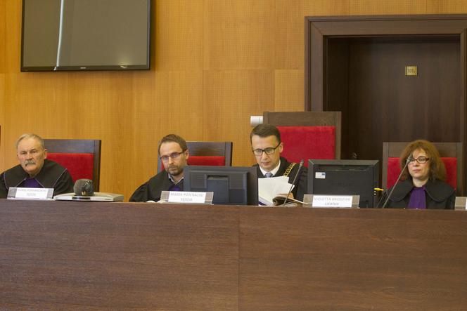 To za nich siedział Komenda?