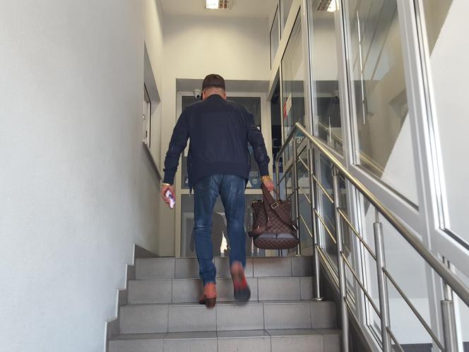 "To nie była ustawka" - mówi Krzysztof Rutkowski o doprowadzonym do policji sprawcy oszustwa "na policjanta"