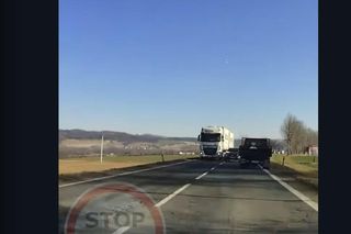 Przerażające nagranie z Kłodzka. Jechał wprost na czołówkę,  Jaki wariat!
