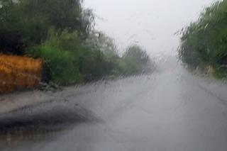 Gwałtowne ulewy z burzami w warmińsko-mazurskim. IMGW ostrzega! [MAPA BURZ]