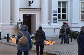 Społeczność UW pożegnała zaatakowaną pracowniczkę (8.05.2025)