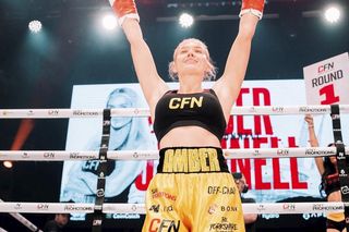 Piękna brytyjska modelka gwiazdą ringów! 