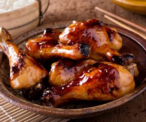 Kurczak miodowo-czosnkowy - niebanalny przepis na zwykłego kurczaka