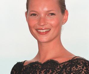 Kate Moss odmładza się światłem Księżyca! Sekret modelki ujawniony