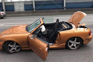 Rozbita Mazda MX-5 - wypadek na trasie S8 w Warszawie