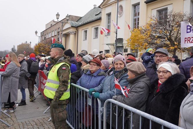 Tak białostoczanie uczcili Narodowe Święto Niepodległości 2024 w Białymstoku [ZDJĘCIA]