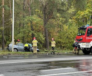 Piotrków Trybunalski. Śmiertelny wypadek kierującej saabem. Zginęła na oczach dzieci [ZDJĘCIA].