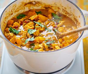 Dynia: curry z dynią i kurczakiem [przepis]