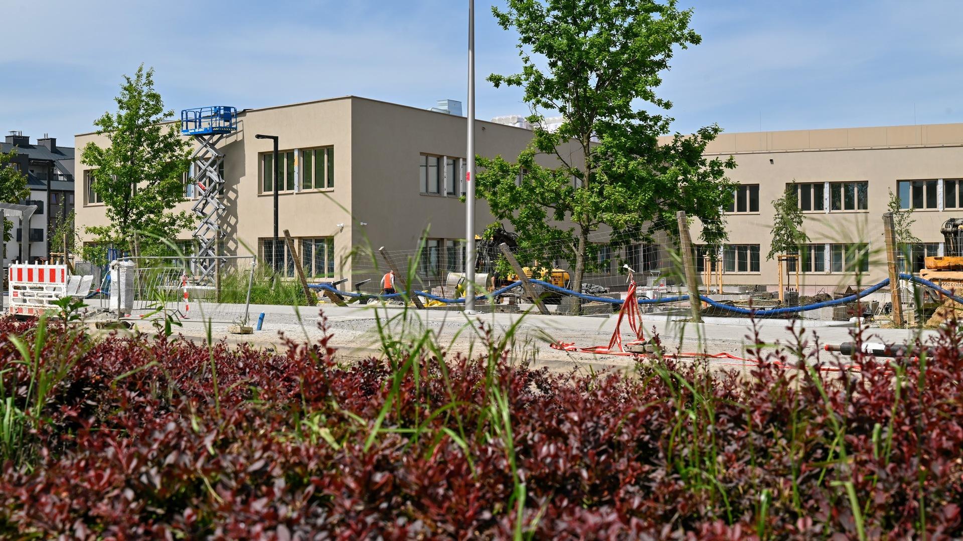 Szkoła przy ul. Asfaltowej we Wrocławiu