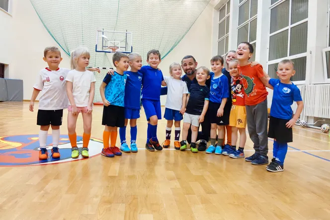 Biało-niebieska Akademia Przedszkolaka zaprasza na darmowe zajęcia piłkarskie