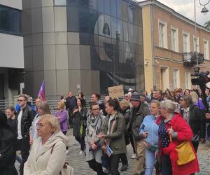 Protest kobiet Ani jednej więcej! w Kielcach (14 czerwca 2023)