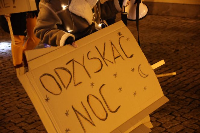 Marsz „Odzyskać noc” w Lublinie. Zwrócili uwagę na problem przemocy wobec kobiet