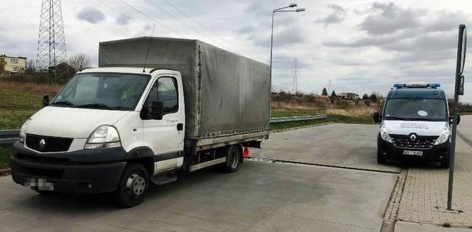 Kontrolowane dostawczaki ważyły drugie tyle
