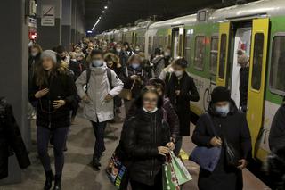 Pasażerowie podróżują jak sardynki w puszce. Horror na kolei 