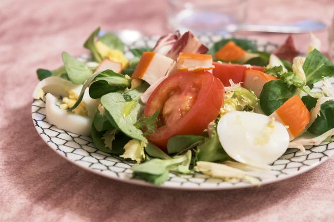 Sałatka nicejska z menu beszamel.pl DIETETYCZNIE