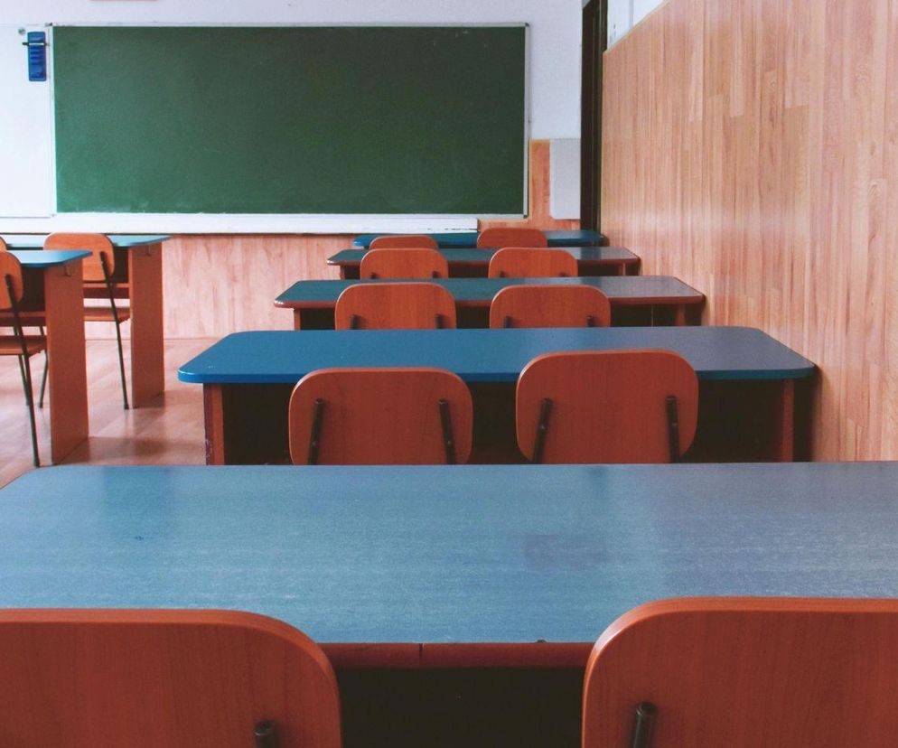 Stypendium szkolne i zasiłek szkolny 2025/2026. Komu przysługują i jak się o nie ubiegać?