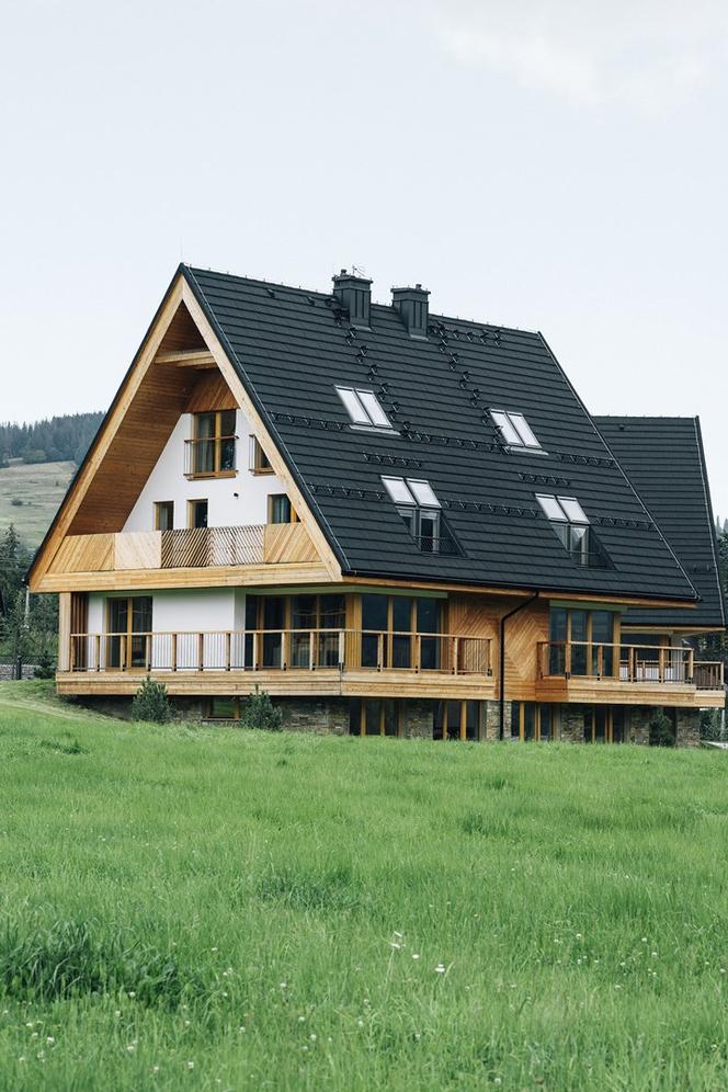 Z widokiem na Tatry. Nowy zespół wypoczynkowy w Kościelisku projektu INDO Architekci