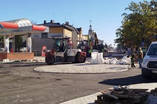 Na ul. Floriańskiej w Siedlcach powstaje nowe rondo ósemkowe i nowa nawierzchnia