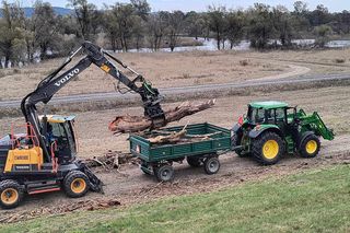 Pusty zbiornik Racibórz Dolny. Sprzątanie