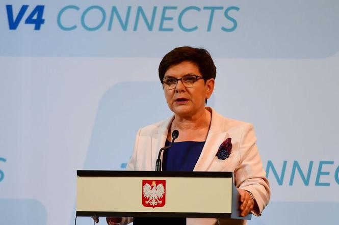 Beata Szydło na mównicy