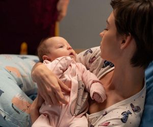 	Na dobre i na złe odc. 958. Blanka (Pola Gonciarz), córka Nina (Michalina Grot)