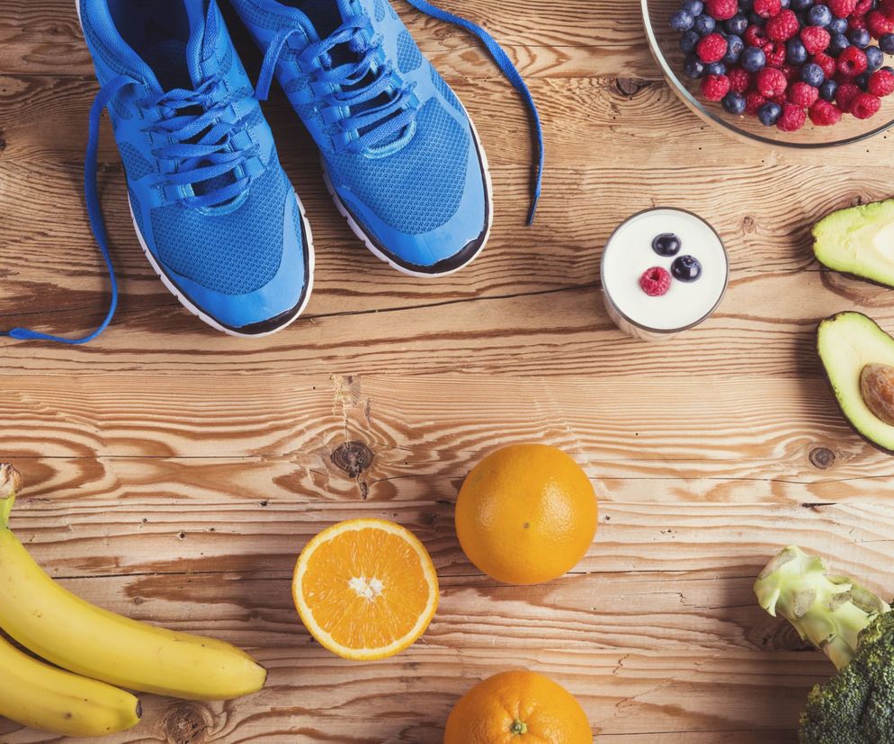 Tuż po bieganiu trzeba zjeść zdrowe i łatwo przyswajalne źródło węglowodanów, np. owoce.