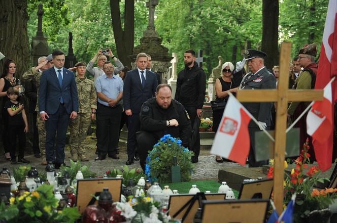 Ukraińcy w hołdzie Danielowi Sztyberowi - poległemu żołnierzowi ochotnikowi z Warszawy