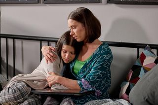 Na Wspólnej odc. 4021: Julka (Maja Oświecińska), Ania (Sonia Mietielica)