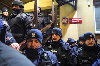 Protes pod komendą na Grenadierów