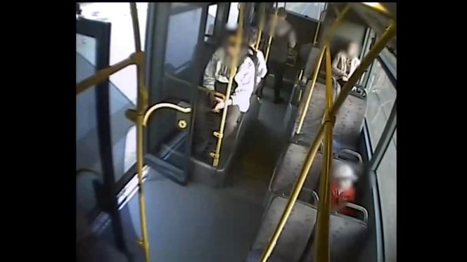 Wrocław. 3-latek sam podróżował komunikacją miejską. Pomógł mu kierowca autobusu [ZDJĘCIA].