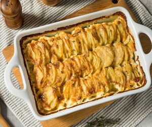 Biorę młode ziemniaki i ten serek. To pyszne i lekkie danie idealne na letni obiad 