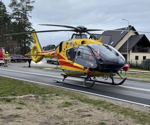 Potrącenie dwóch 15-latek na przejściu dla pieszych. Jedna z nich trafiła do szpitala śmigłowcem
