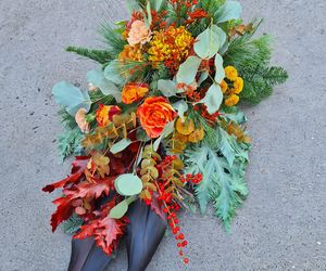 Chryzantemy wciąż drogie? Ekspert od kwiatów wyjaśnia, dlaczego ceny rosną i jak udekorować grób bez przepłacania