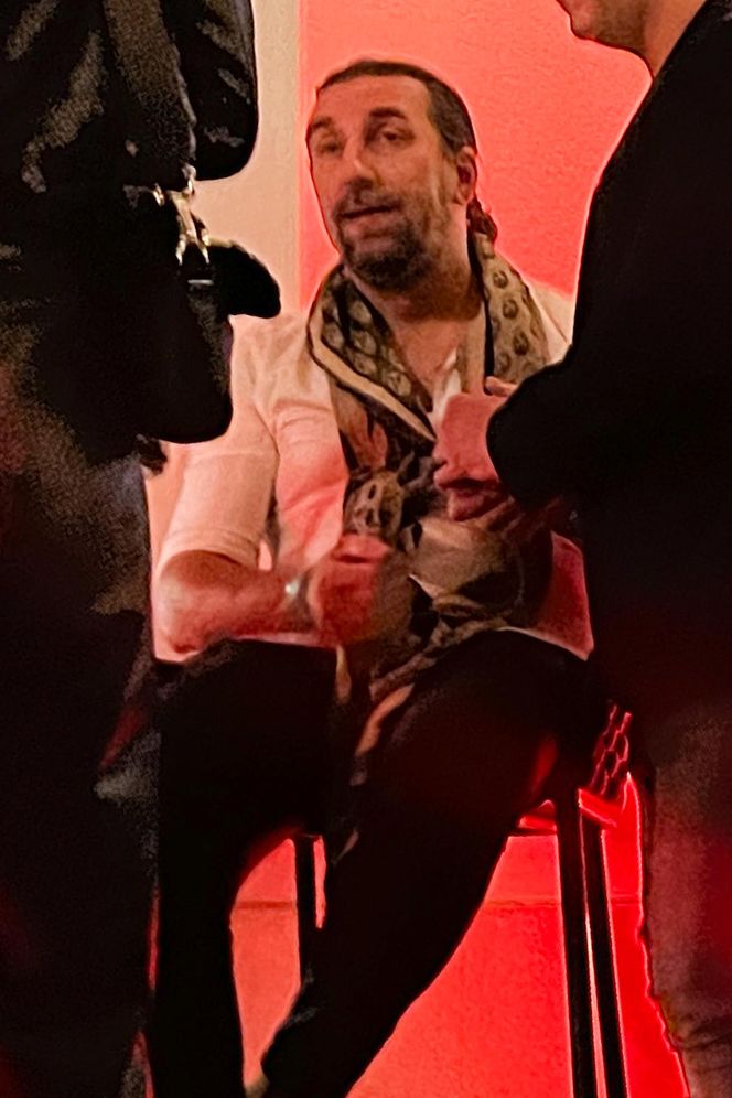 Niezła bibka Afryka Express. Obejrzeli razem odcinek, a potem poszli w tango. Iwan wyszedł ostatni