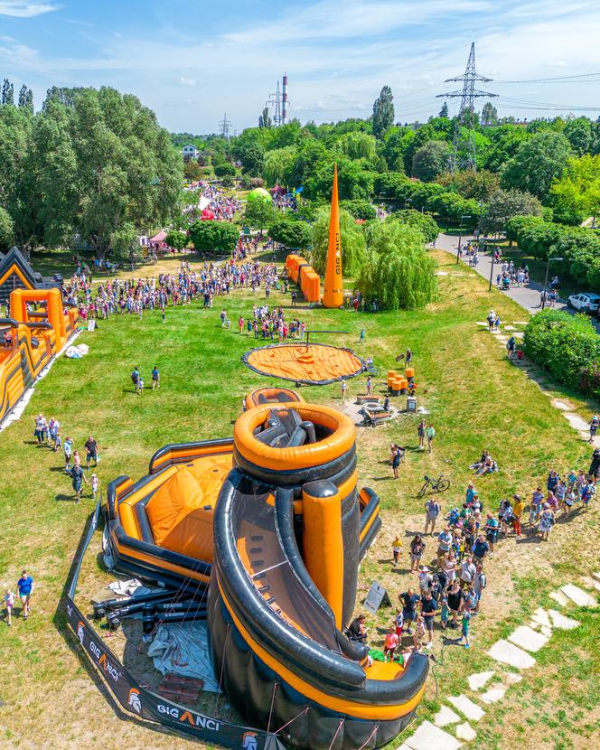 Wielkie atrakcje w parku Podolskim! Młodzi łodzianie szaleli na 11-stu dmuchańcach
